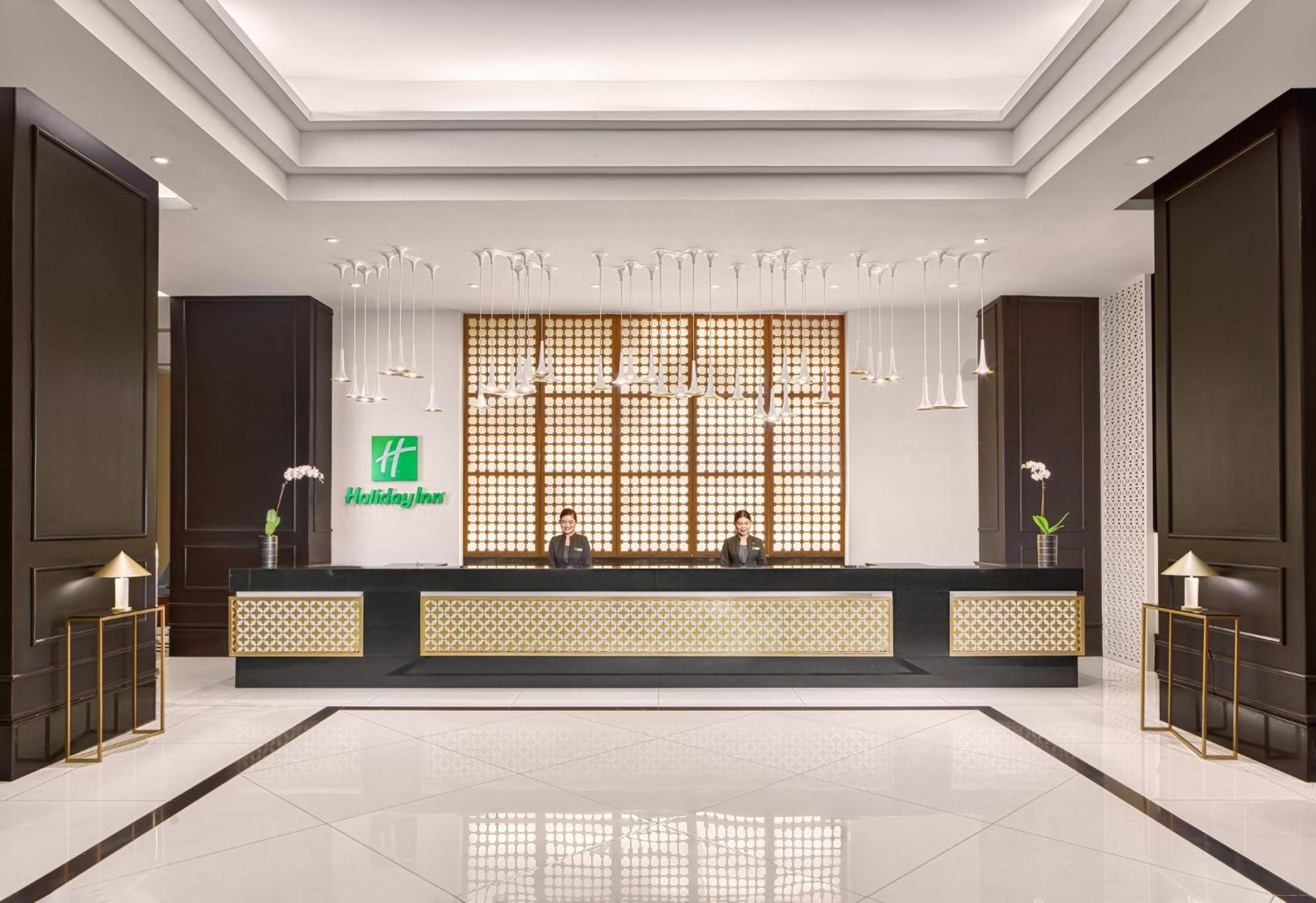 Hotel & Manila Galleria By Ihg