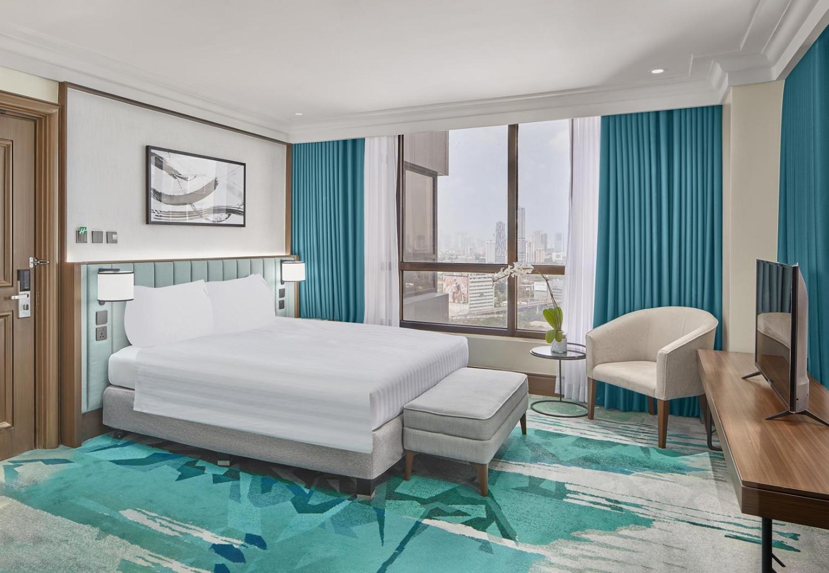 Hotel & Manila Galleria By Ihg