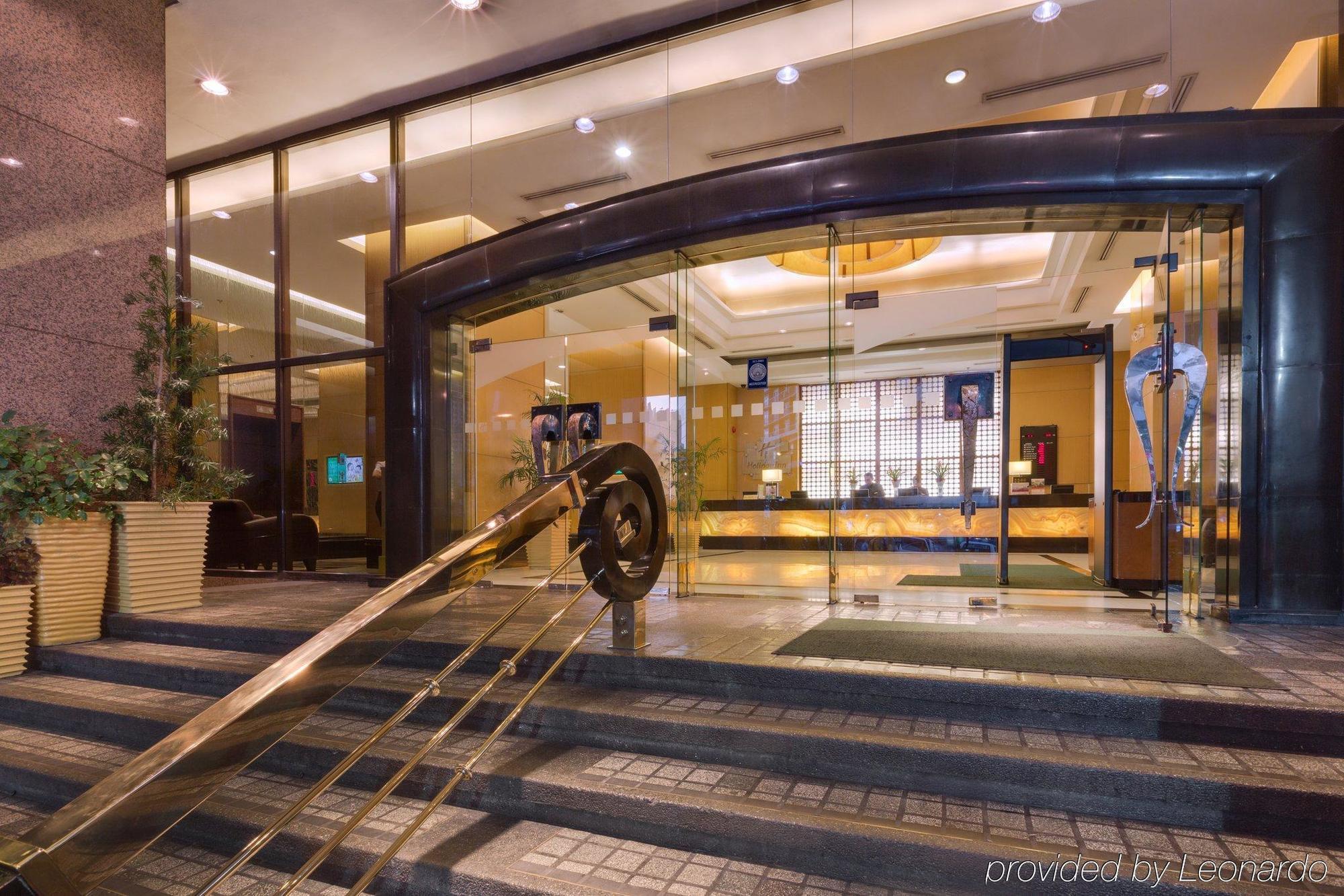 & Manila Galleria By Ihg 4*